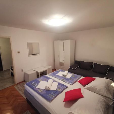 Apartment Dino Novi Vinodolski Esterno foto
