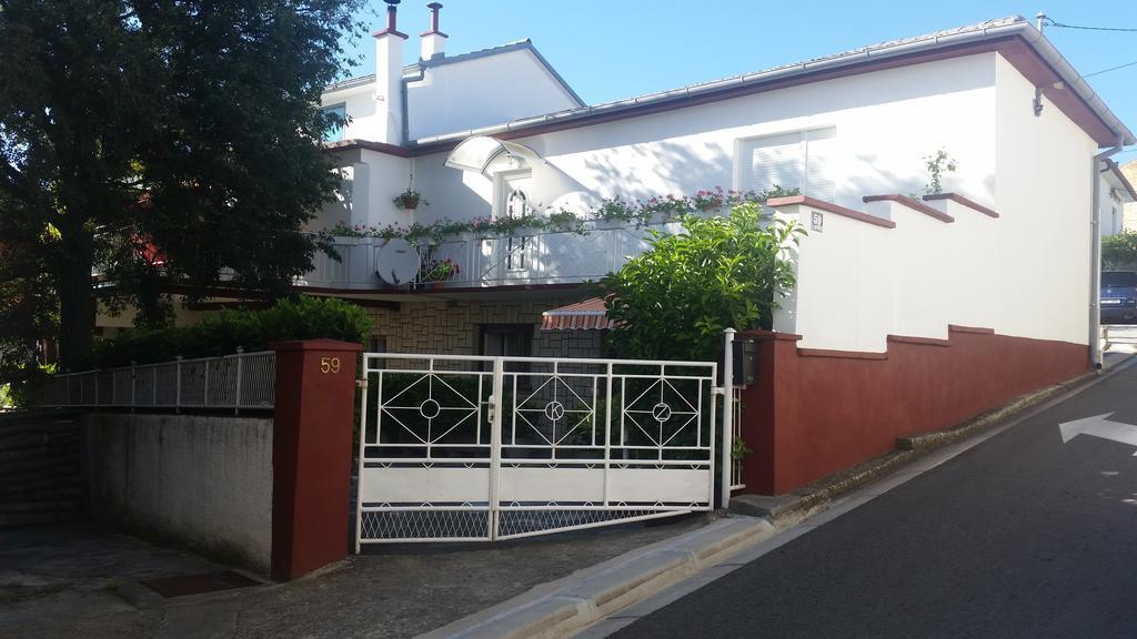 Apartment Dino Novi Vinodolski Esterno foto